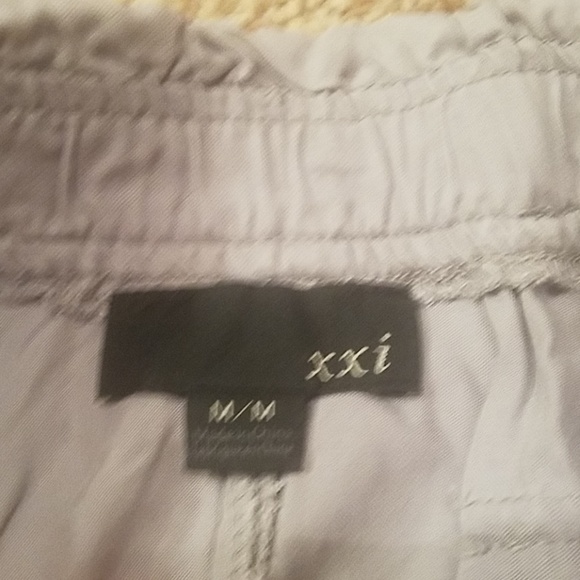 Shorts - Picture 3 of 3